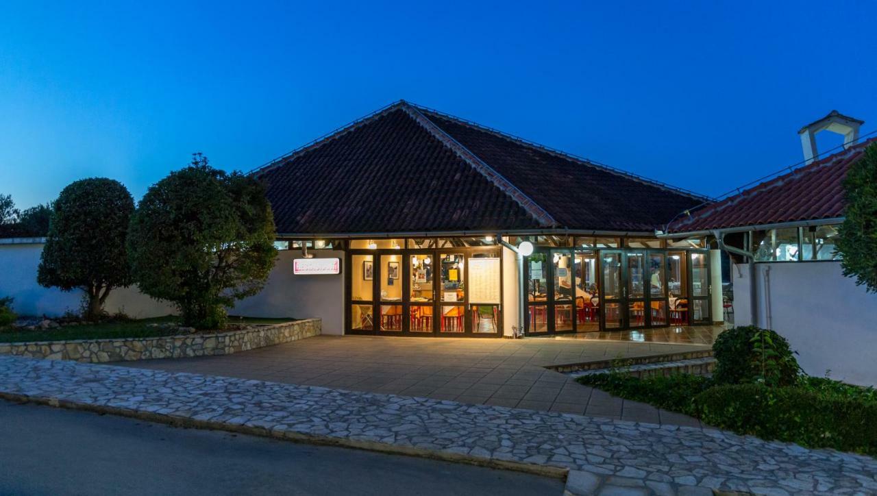 Victoria Mobilehome Jezera Village Holiday Resort 외부 사진